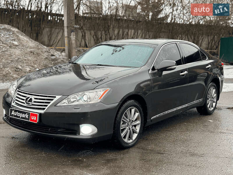 Седан Lexus ES 2011 в Виннице