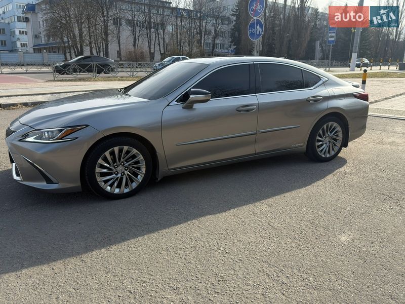 Седан Lexus ES 2018 в Кропивницком