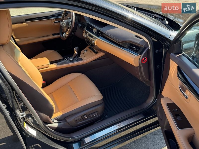 Седан Lexus ES 2016 в Києві