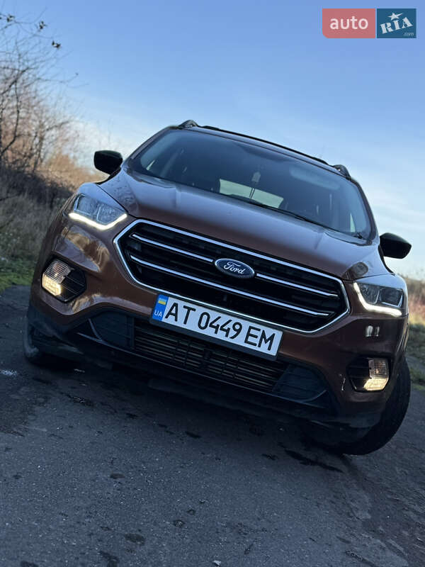 Внедорожник / Кроссовер Ford Escape 2017 в Коломые