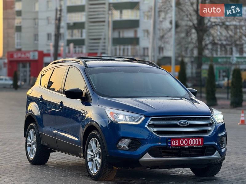 Внедорожник / Кроссовер Ford Escape 2017 в Луцке