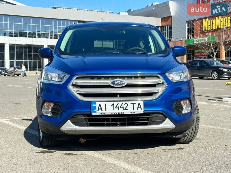 Внедорожник / Кроссовер Ford Escape 2018 в Киеве