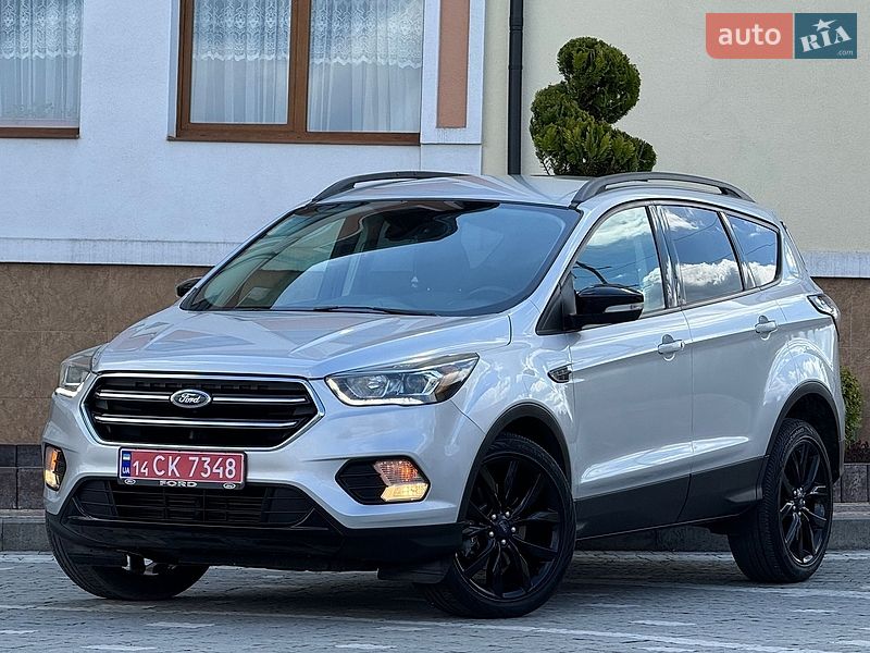 Внедорожник / Кроссовер Ford Escape 2017 в Дрогобыче