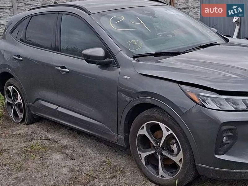 Внедорожник / Кроссовер Ford Escape 2023 в Павлограде