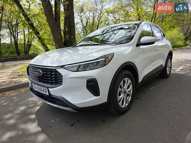 Позашляховик / Кросовер Ford Escape 2024 в Черкасах