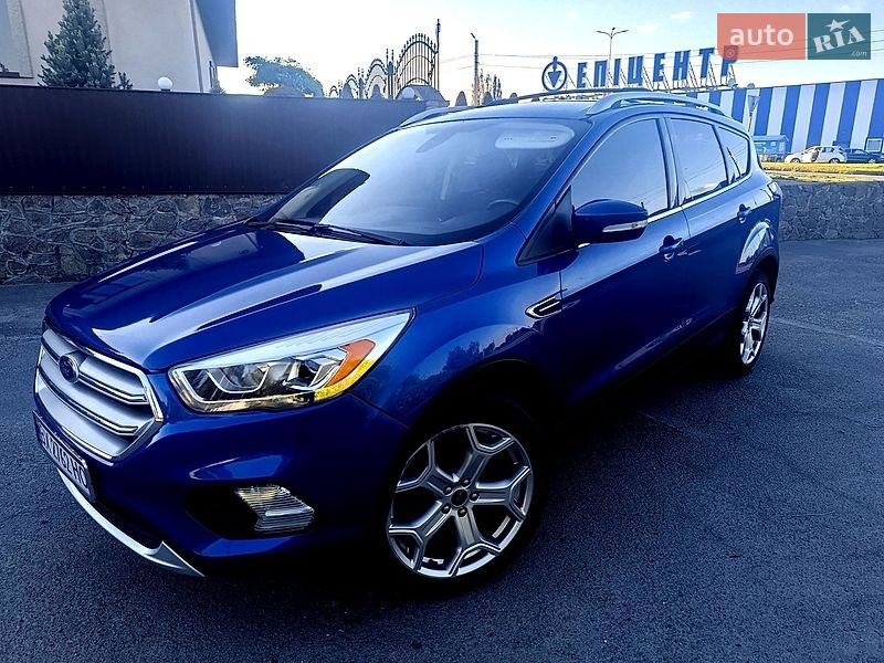 Внедорожник / Кроссовер Ford Escape 2017 в Шепетовке