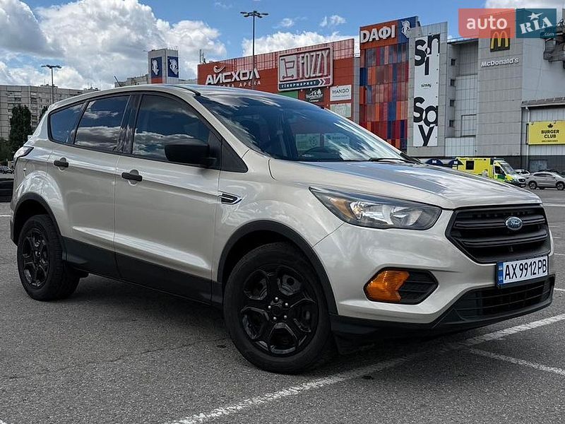 Внедорожник / Кроссовер Ford Escape 2017 в Харькове