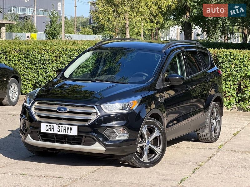 Внедорожник / Кроссовер Ford Escape 2019 в Стрые