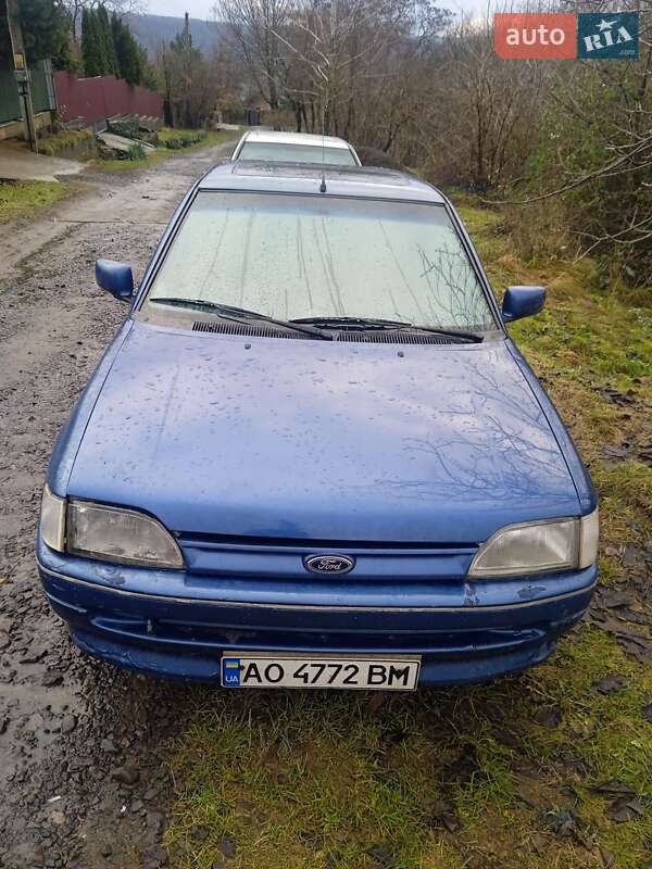 Седан Ford Escort 1992 в Ужгороді