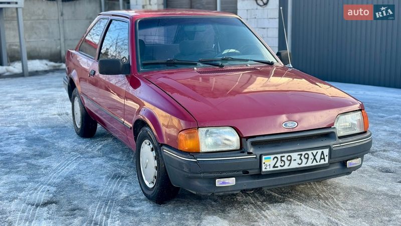 Хэтчбек Ford Escort 1990 в Харькове Хэтчбек Ford Escort 1990 в Харькове