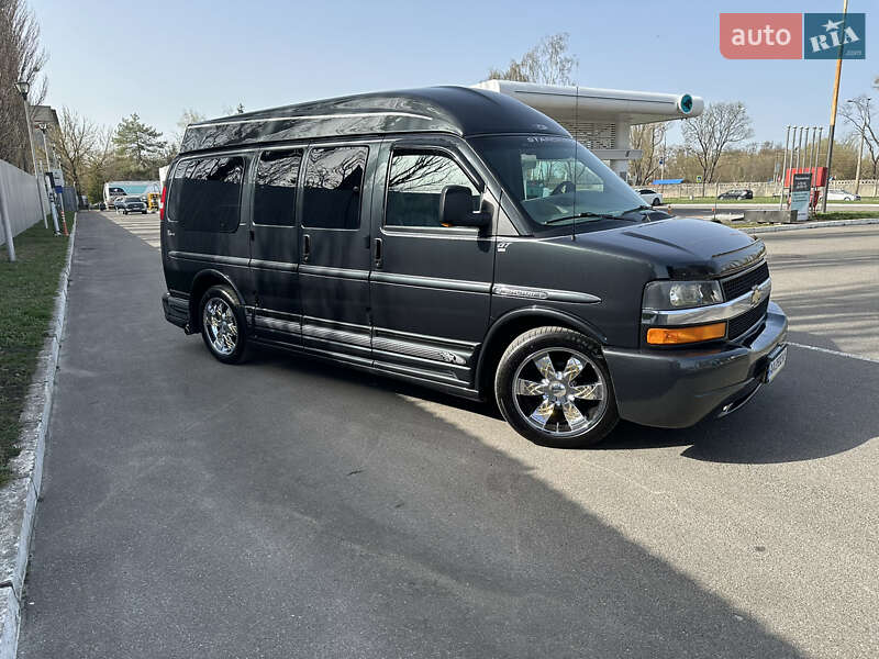 Минивэн Chevrolet Express 2004 в Киеве
