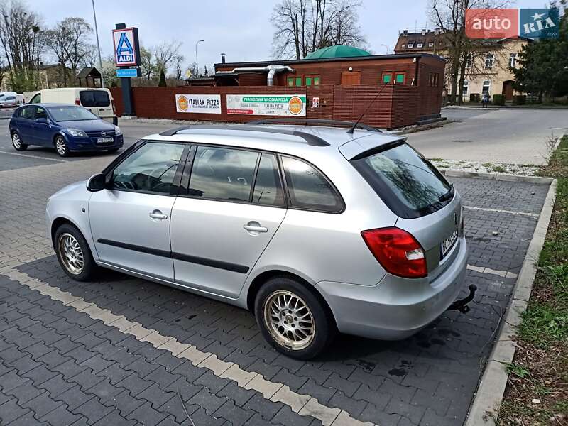 Универсал Skoda Fabia 2010 в Пустомытах