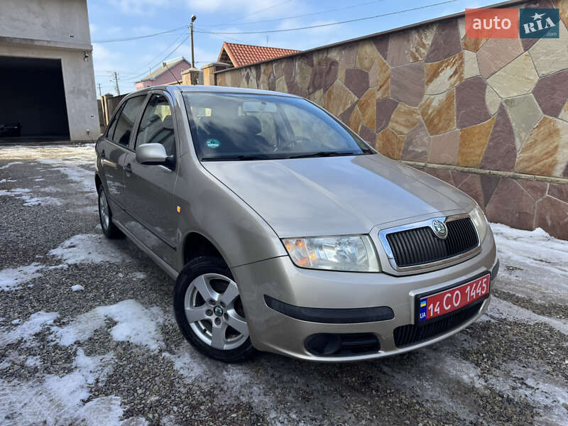 Хэтчбек Skoda Fabia 2005 в Тысменице