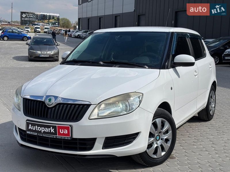 Хэтчбек Skoda Fabia 2010 в Львове