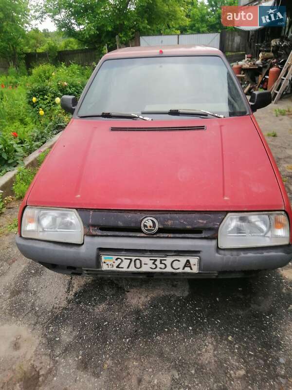Хэтчбек Skoda Favorit 1991 в Глухове