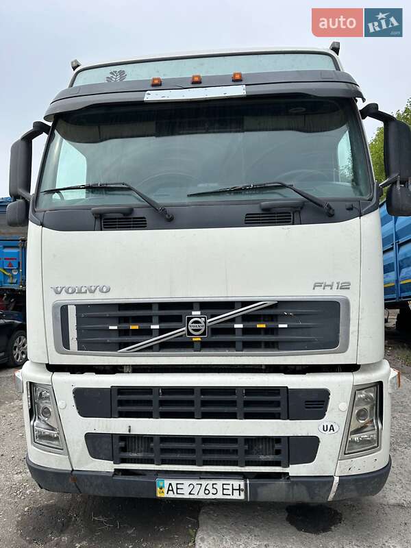 Зерновоз Volvo FH 12 2004 в Днепре Зерновоз Volvo FH 12 2004 в Днепре