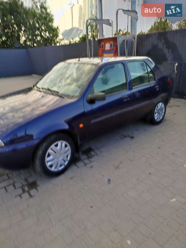 Хэтчбек Ford Fiesta 1998 в Умани