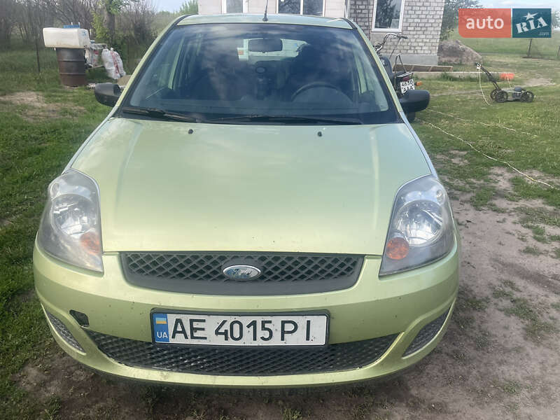 Хэтчбек Ford Fiesta 2007 в Каменском
