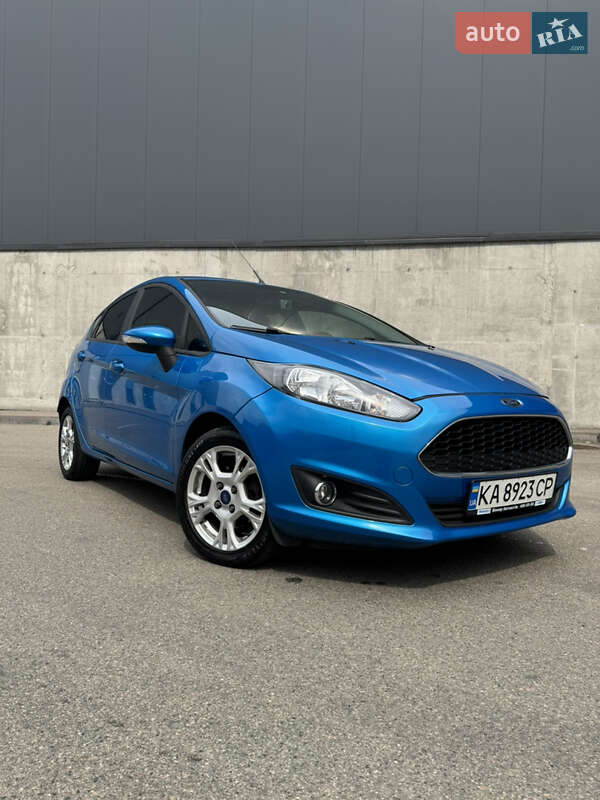 Хэтчбек Ford Fiesta 2016 в Киеве