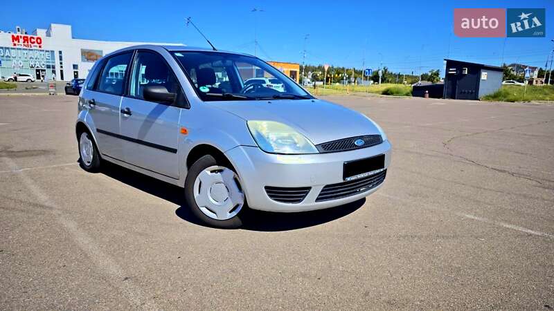 Хэтчбек Ford Fiesta 2004 в Киеве
