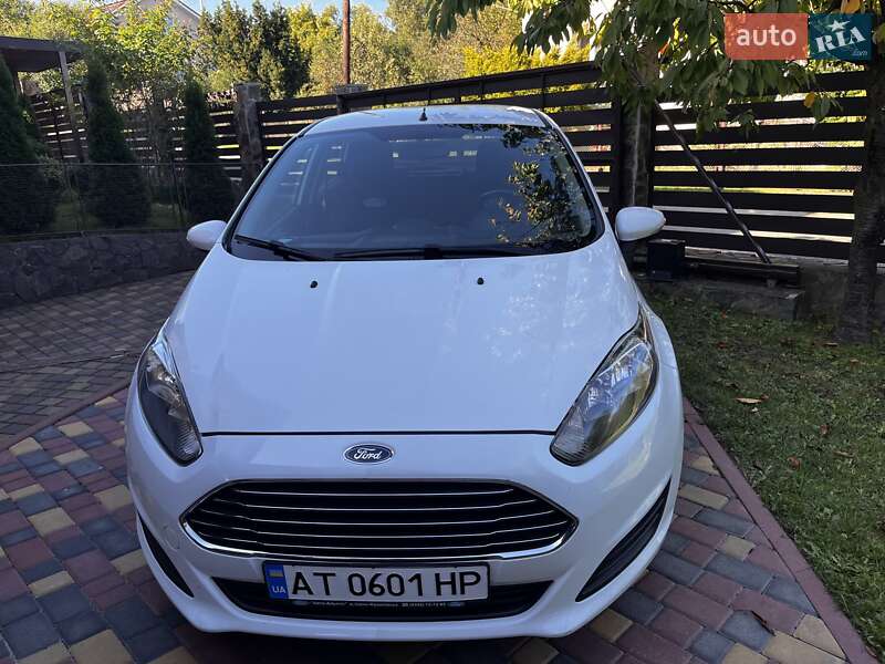 Хэтчбек Ford Fiesta 2013 в Калуше