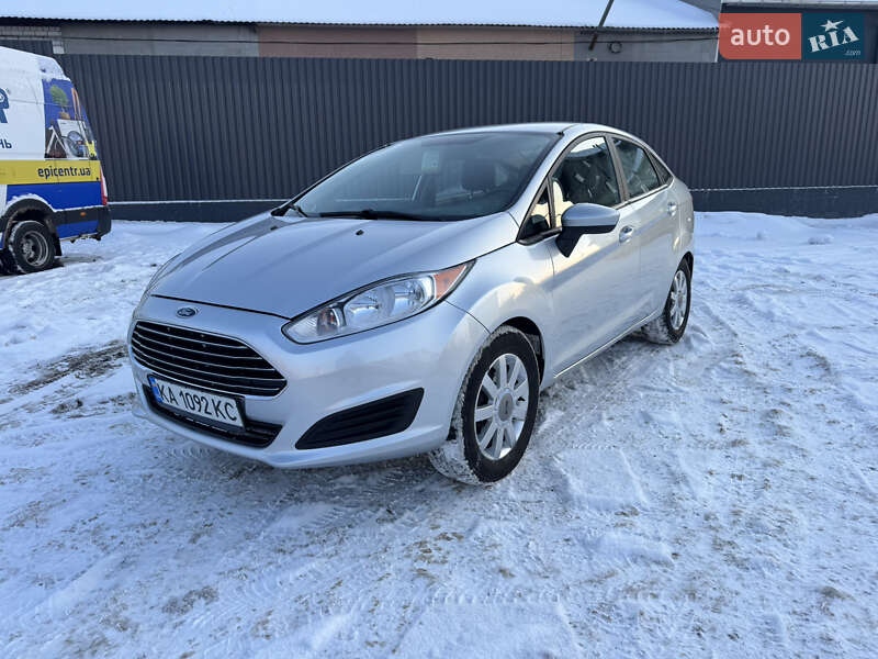 Седан Ford Fiesta 2016 в Киеве