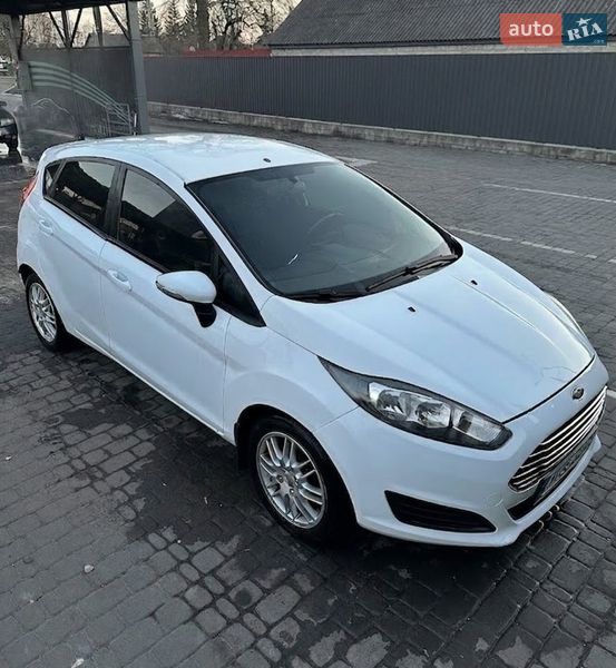 Хэтчбек Ford Fiesta 2013 в Коростене
