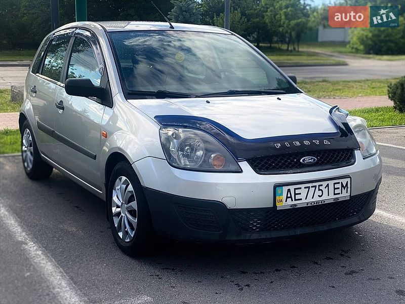 Хэтчбек Ford Fiesta 2007 в Кременчуге Хэтчбек Ford Fiesta 2007 в Кременчуге