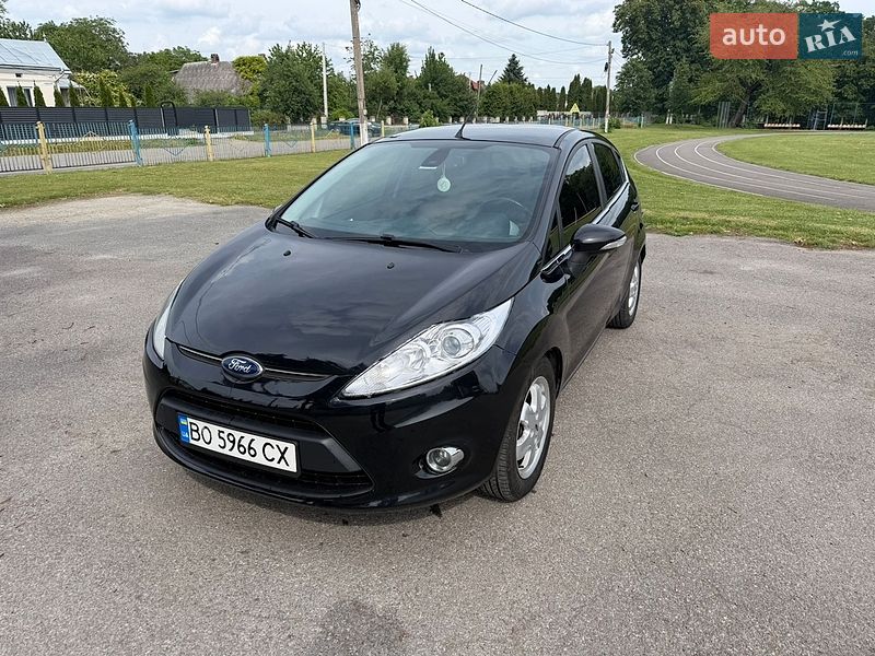 Хэтчбек Ford Fiesta 2012 в Тернополе Хэтчбек Ford Fiesta 2012 в Тернополе