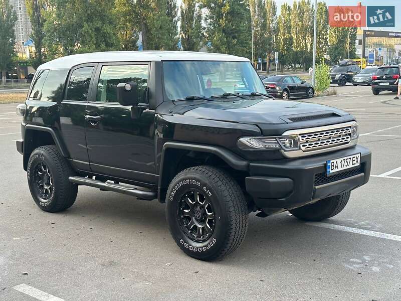 Внедорожник / Кроссовер Toyota FJ Cruiser 2009 в Киеве
