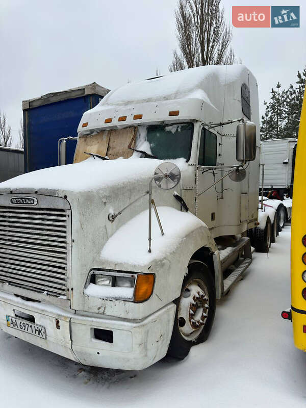 Тягач Freightliner FLD 2002 в Киеве