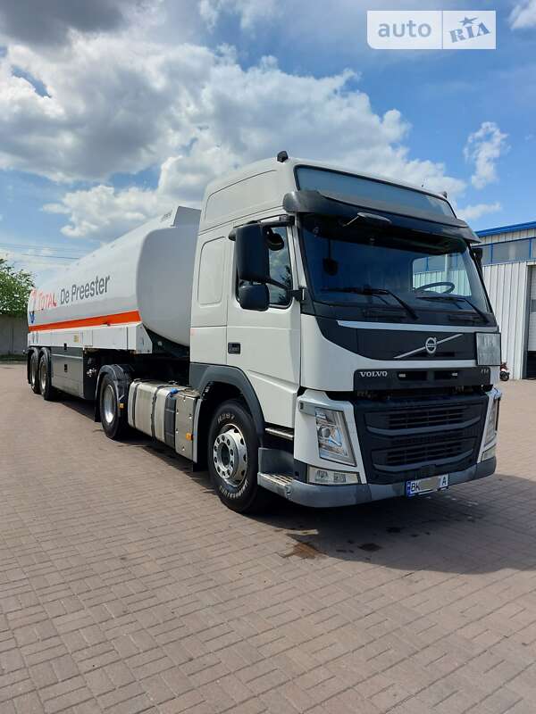 Бензовоз Volvo FM 12 2013 в Киеве