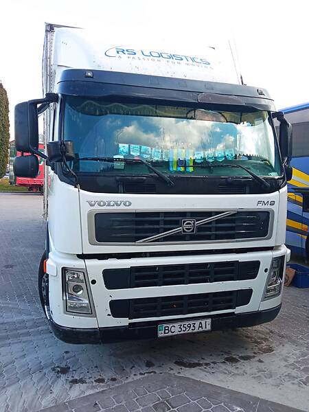 Грузовой фургон Volvo FM 9 2003 в Львове Грузовой фургон Volvo FM 9 2003 в Львове