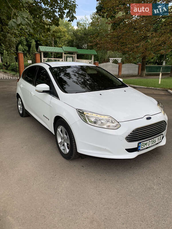 Хетчбек Ford Focus 2013 в Ромнах
