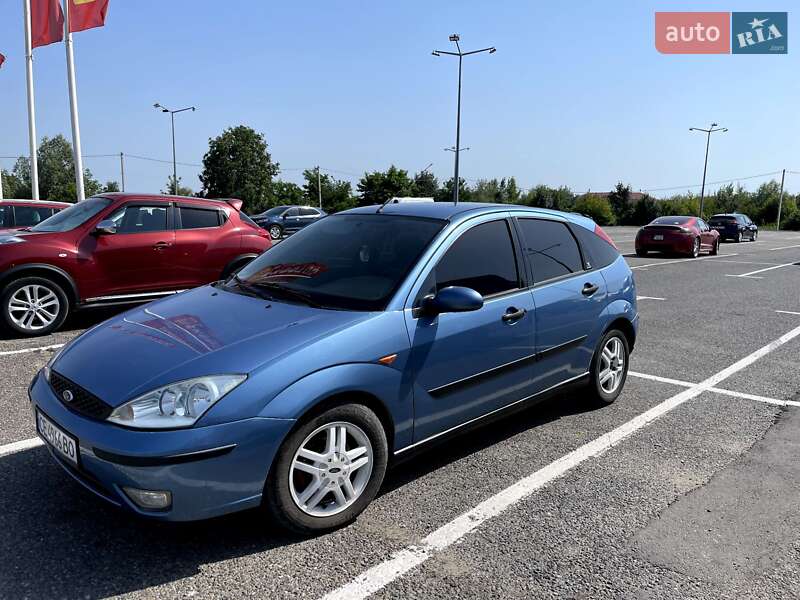 Хэтчбек Ford Focus 2002 в Черновцах