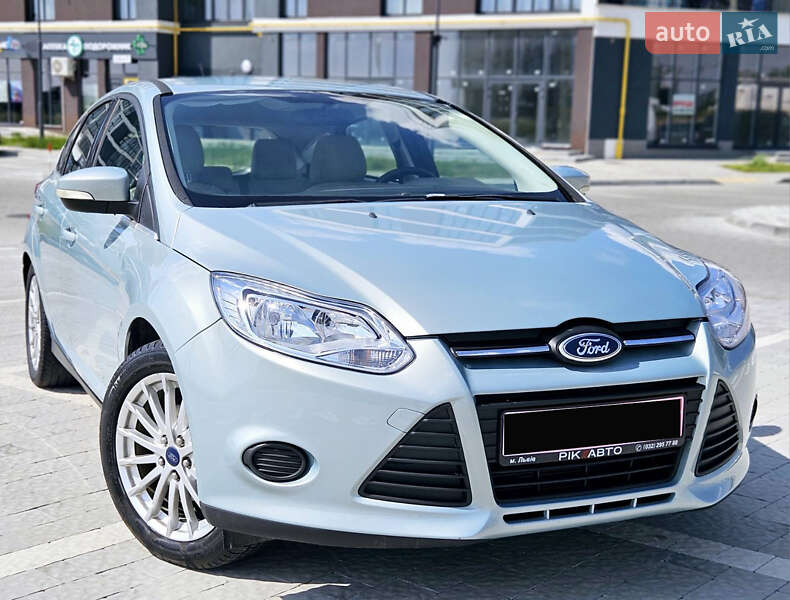 Хэтчбек Ford Focus 2014 в Львове Хэтчбек Ford Focus 2014 в Львове