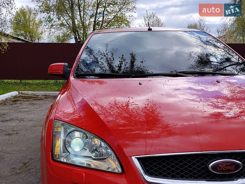 Хетчбек Ford Focus 2005 в Кореці