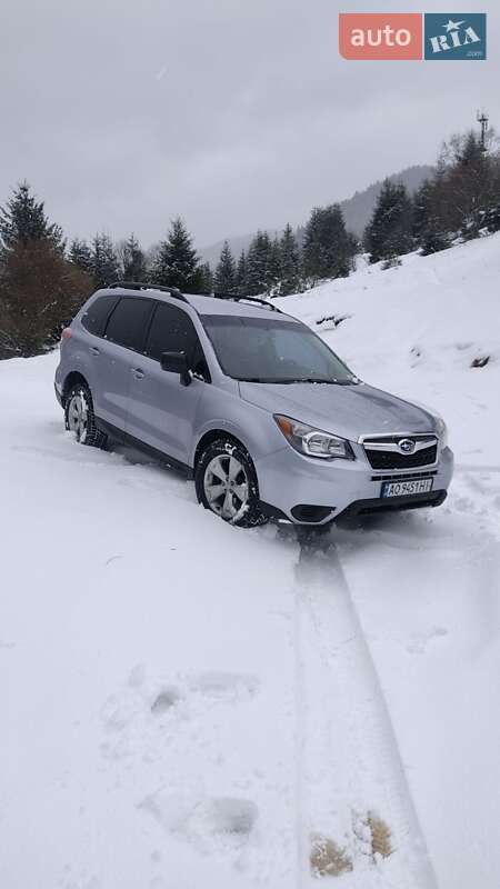 Внедорожник / Кроссовер Subaru Forester 2015 в Межгорье