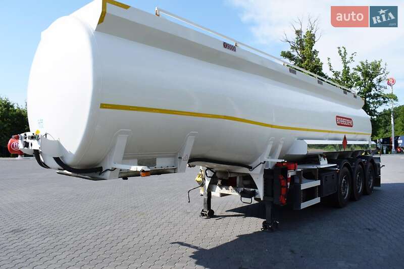 Цистерна Sinan Fuel Tanker 2022 в Чернівцях