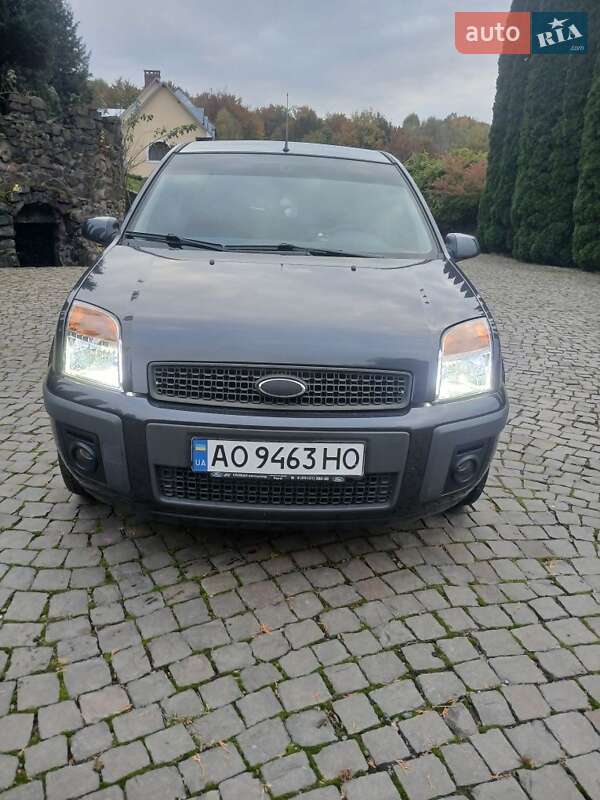 Седан Ford Fusion 2008 в Ужгороде