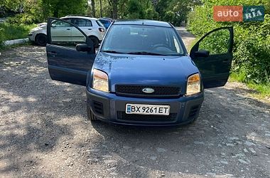 Хэтчбек Ford Fusion 2005 в Нетешине