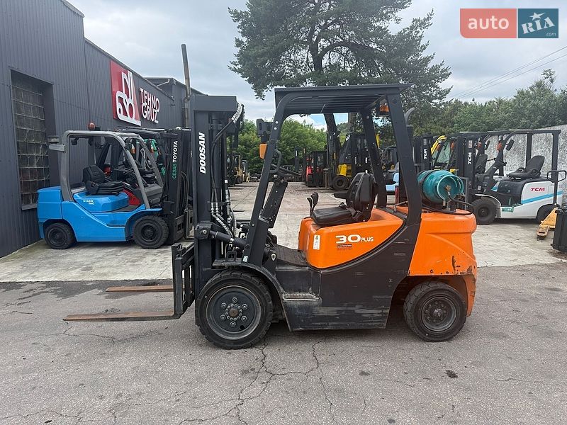 Вилочный погрузчик Doosan G 2020 в Киеве