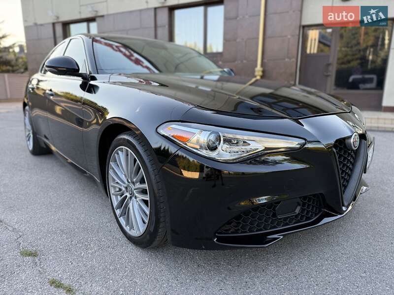 Седан Alfa Romeo Giulia 2017 в Днепре