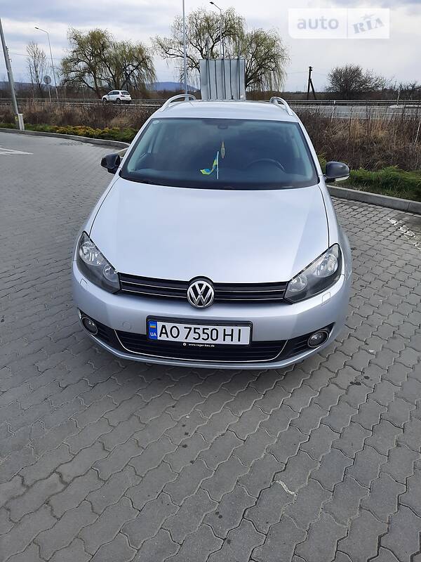 Универсал Volkswagen Golf 2011 в Ужгороде