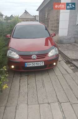 Хэтчбек Volkswagen Golf 2004 в Доброполье