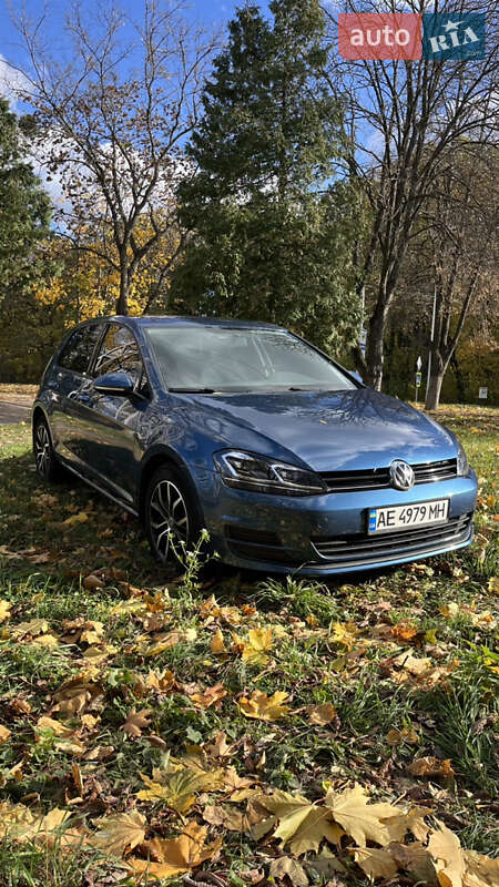 Хэтчбек Volkswagen Golf 2014 в Киеве