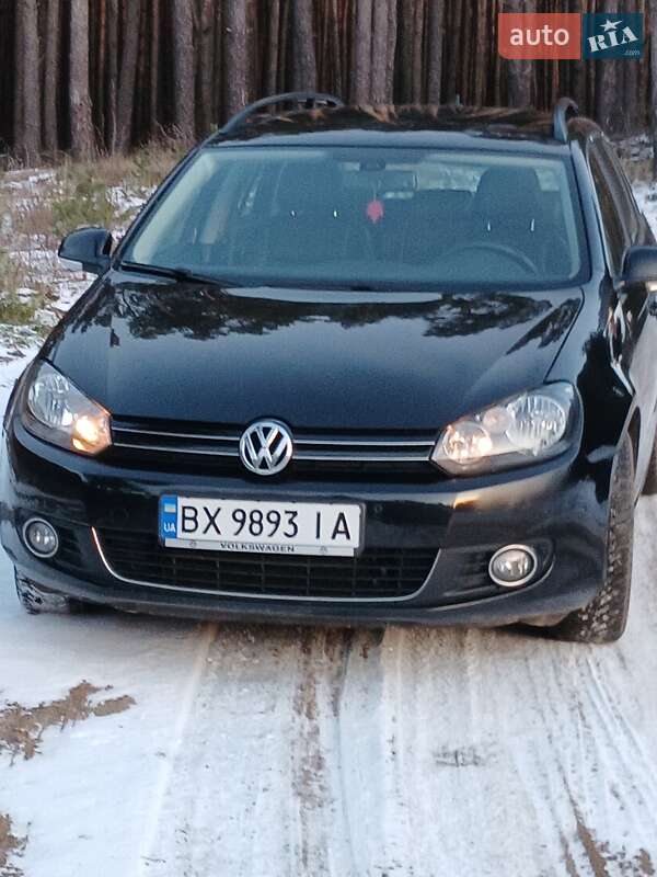 Універсал Volkswagen Golf 2012 в Острозі