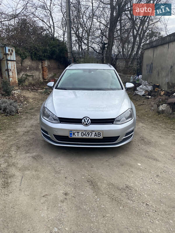 Универсал Volkswagen Golf 2013 в Ивано-Франковске