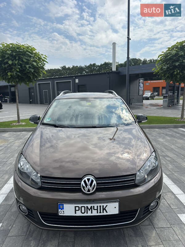 Універсал Volkswagen Golf 2011 в Луцьку