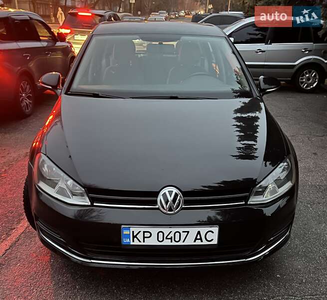 Хэтчбек Volkswagen Golf 2015 в Запорожье